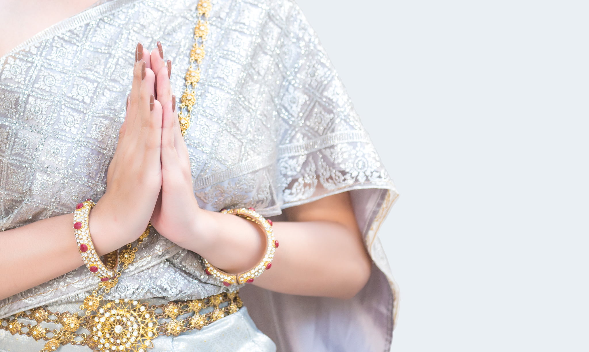 Ways to Look Cool and Stylish with Bracelets