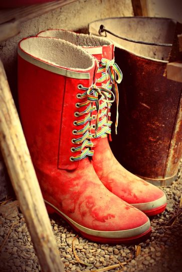 men rainy season shoes