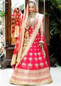 sonam-kapoor-wedding-dress-1