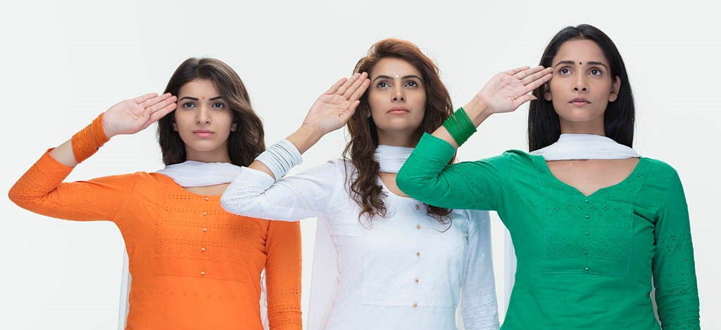 How can women style outfits for this Republic Day?