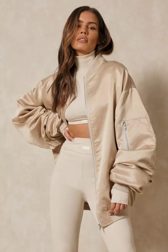 Oversized Bomber jackets Outfits - Latest Fashion Trends For Women