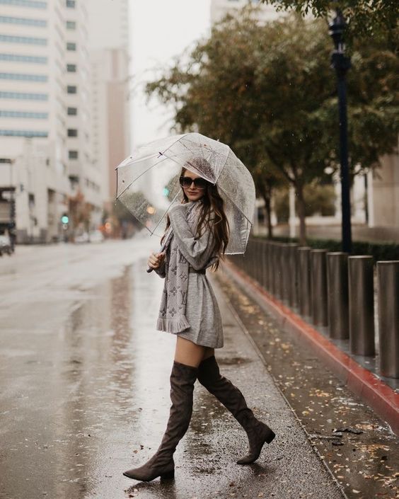 Must Haves In Women’s Fashion During Monsoon