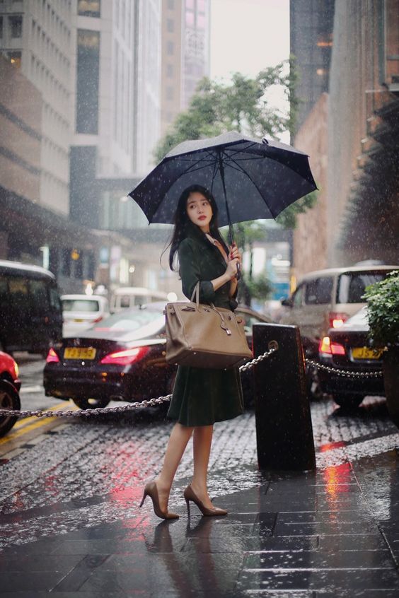 Monsoon Outfits For Working Women