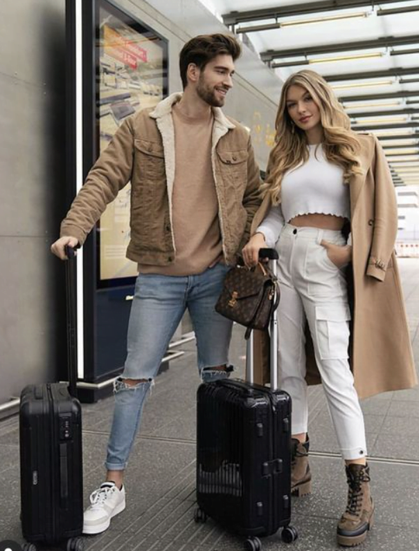 5. Valentine’s Day Outfit Idea For Travelling