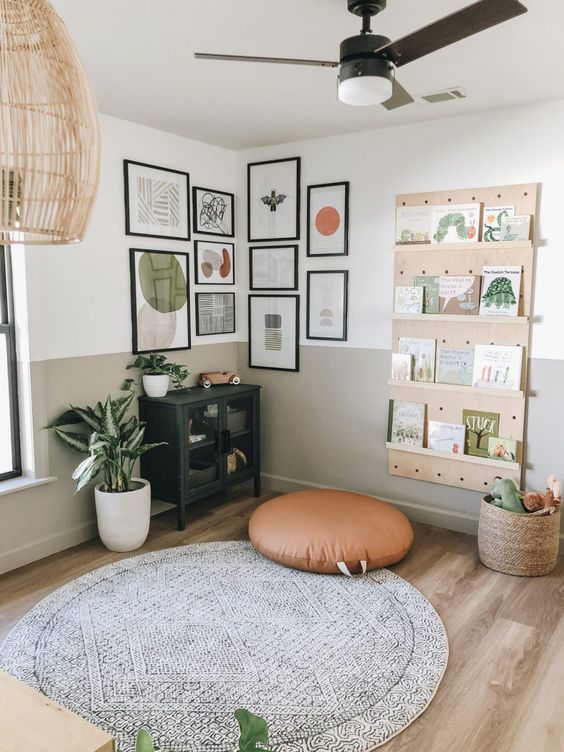 7. If you have a small space, use the wall more effectively 7. If you have a small space, use the wall more effectively
