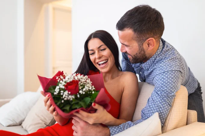 Best Valentine's Day gifts for her: romantic gifts for wife, girlfriend, or  friends