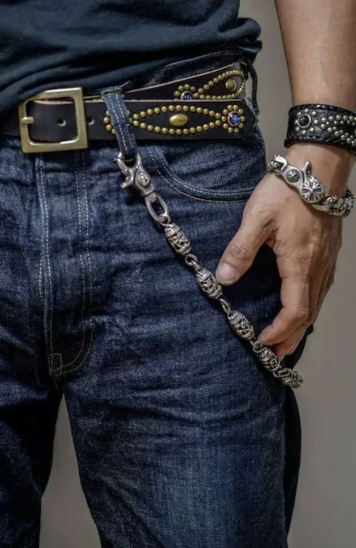 Men Wearing Chain & Belt
