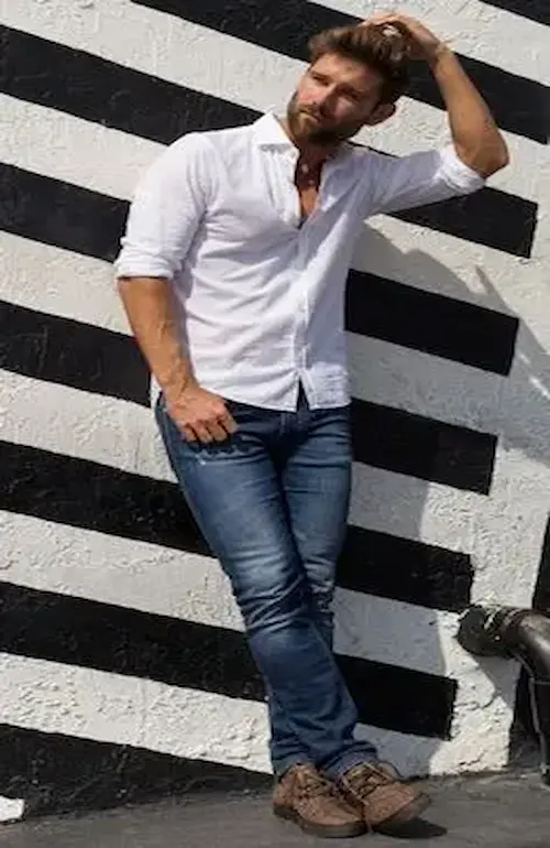 Men White Button-Up Shirt with Dark Jeans