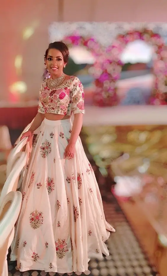 Pinterest: @pawank90 | Indian bridal lehenga, Indian outfits, Bridal outfits